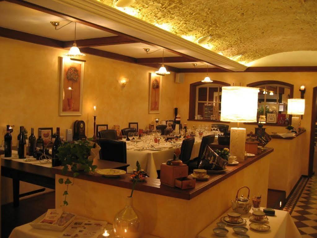 Teutonia Hotel Horn-Bad Meinberg Buitenkant foto